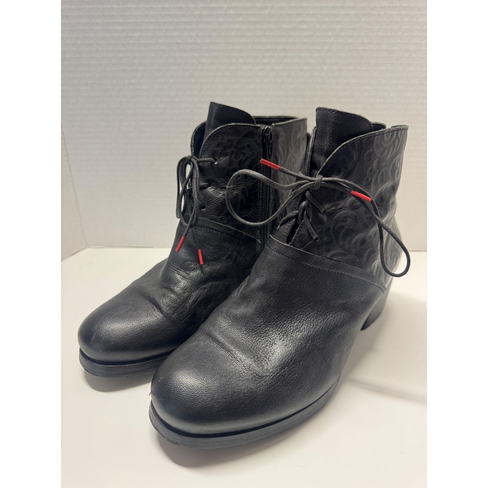 Think! Black Leather Embossed Floral Lace Up Side Zip Ankle‎ Boots Size 40 9.5